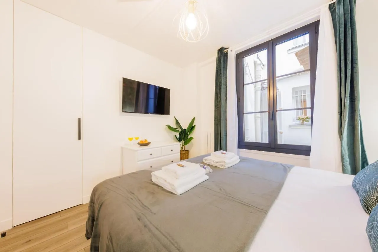 Exceptionnel Appartement A Proximite De Montmartre! Paris Apartment